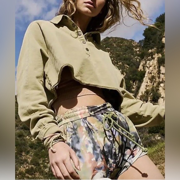 Free People Playoff Cropped Pullover in Green NWOT - Picture 1 of 6